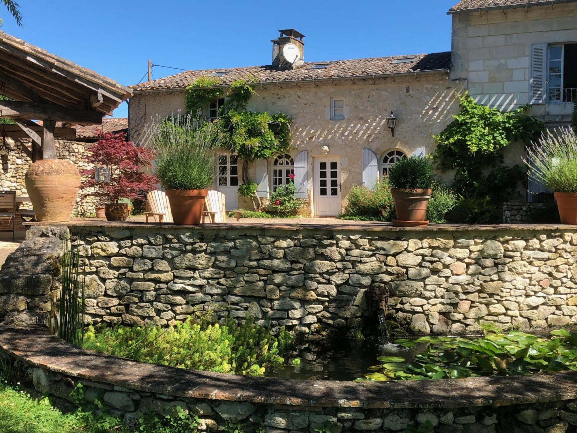 Domaine Des Monges Acomodação com café da manhã Saint-Seurin-de-Prats Exterior foto